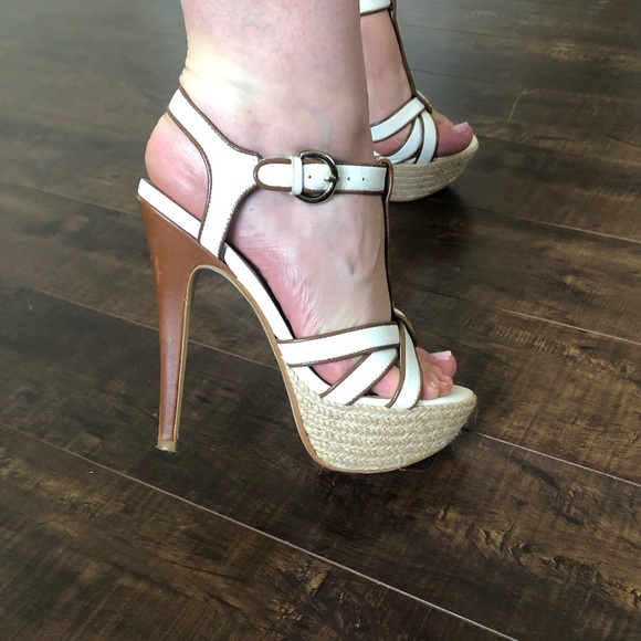 3/20$ Tribute Pump Inspired Aldo White Heals 37 - Picture 10 of 11